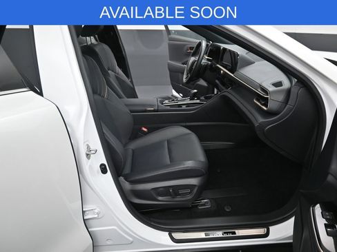 Used 2025 Toyota Crown Signia AWD/4WD image 37