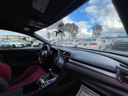 Used 2019 Honda Civic Type R image 12
