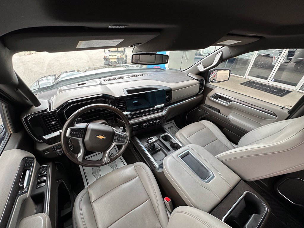 Used 2022 Chevrolet Silverado 1500 LTZ AWD/4WD image 19