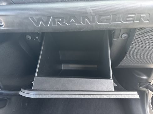 Used 2023 Jeep Wrangler Sport S image 37