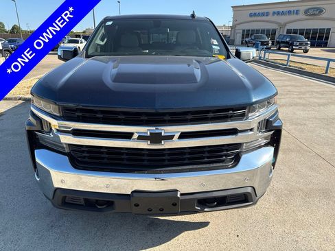 Used 2020 Chevrolet Silverado 1500 LT w/ Texas Edition AWD/4WD image 2