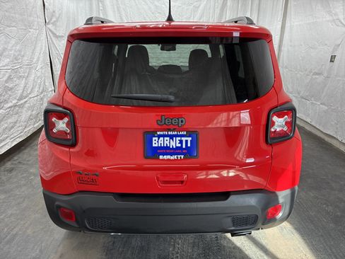 Used 2021 Jeep Renegade Latitude AWD/4WD image 8