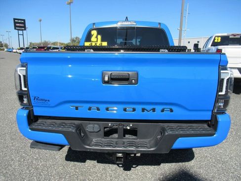 Used 2021 Toyota Tacoma TRD Sport image 7