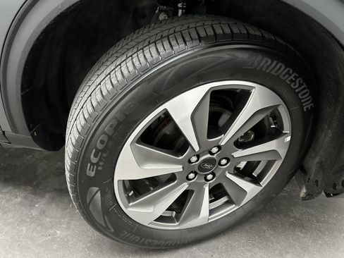 Used 2025 Ford Escape Platinum AWD/4WD image 11