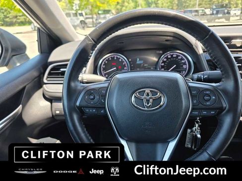 Used 2020 Toyota Camry SE w/ Cold Weather Package AWD/4WD image 20