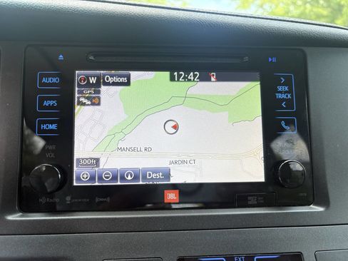 Used 2017 Toyota Sienna Limited Premium FWD image 31