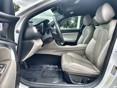 Used 2023 Genesis G70 2.0T RWD image 10