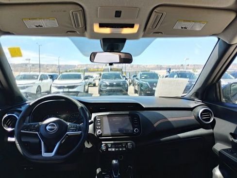 Used 2024 Nissan Kicks SR w/ SR Premium Package FWD image 11