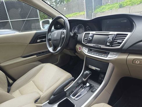 Used 2015 Honda Accord EX-L image 10