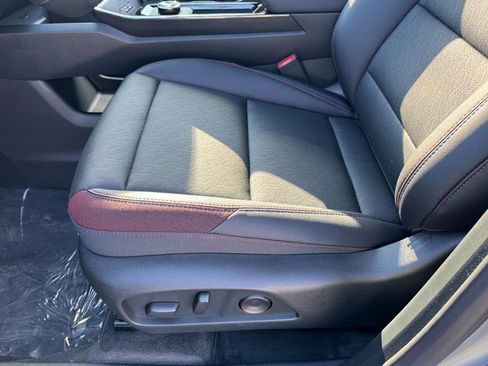 New 2026 Chevrolet Equinox RS w/ LPO, Floor Liner Package image 9