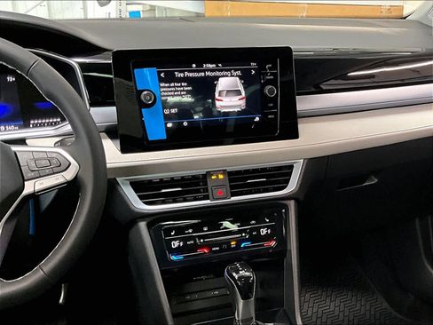 New 2026 Volkswagen Taos SE FWD image 9