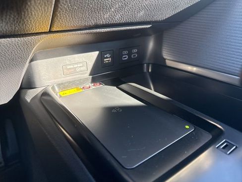 Used 2025 Toyota Camry SE image 27