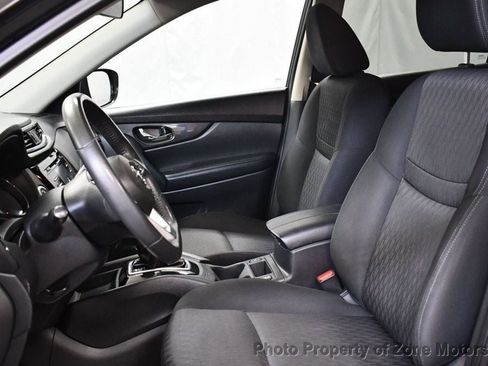 Used 2017 Nissan Rogue SV image 5