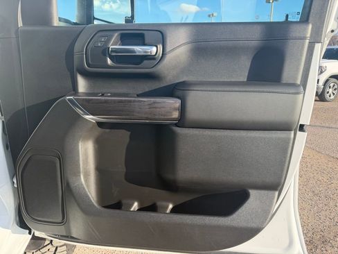 Used 2020 Chevrolet Silverado 2500 LTZ w/ Z71 Off-Road Package image 27