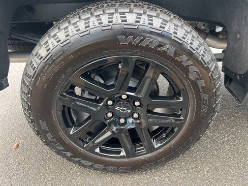 Used 2025 Chevrolet Silverado 1500 LT Trail Boss w/ LT Trail Boss Premium Package image 12