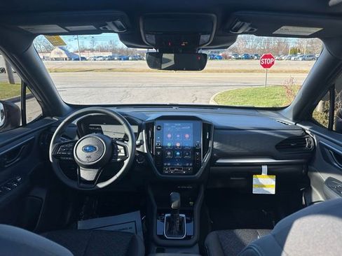 Used 2025 Subaru Forester Premium image 30