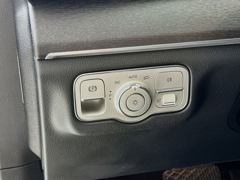 Used 2021 Mercedes-Benz GLS 450 4MATIC image 11