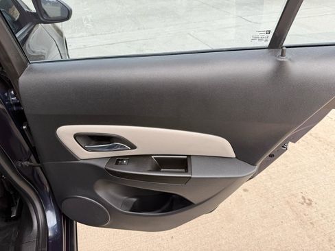 Used 2014 Chevrolet Cruze LS FWD image 20
