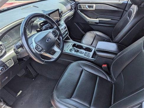 Used 2020 Ford Explorer XLT w/ Equipment Group 202A image 21