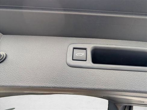 New 2025 Toyota Highlander Platinum image 10