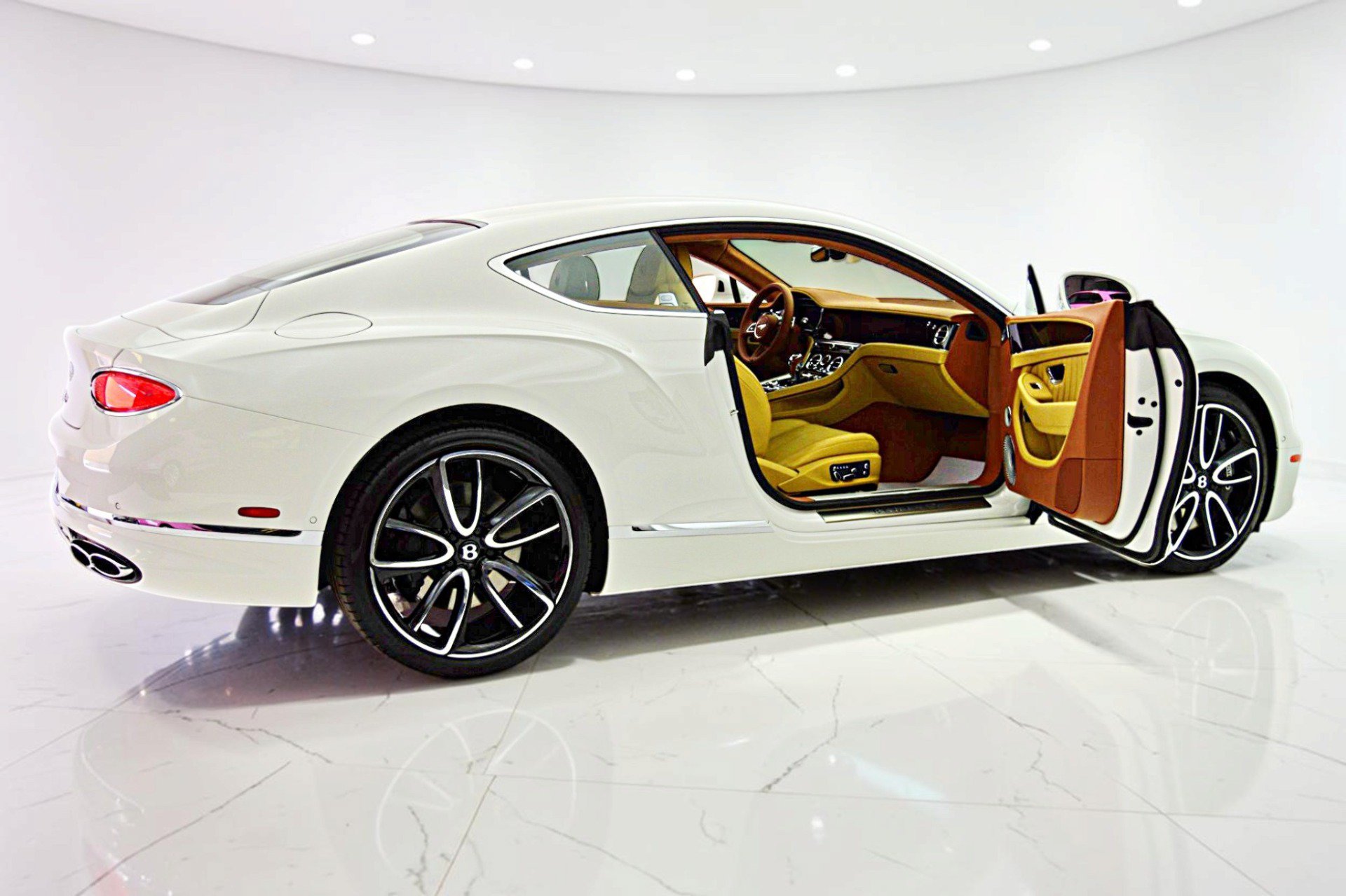 Used 2024 Bentley Continental GT AWD/4WD image 14