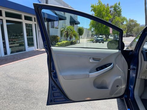 Used 2010 Toyota Prius Three image 16