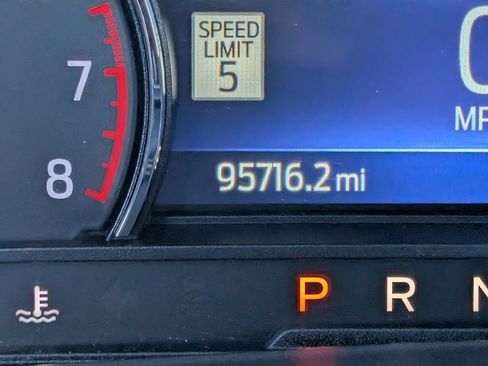 Used 2022 Ford Explorer XLT w/ Equipment Group 202A image 20