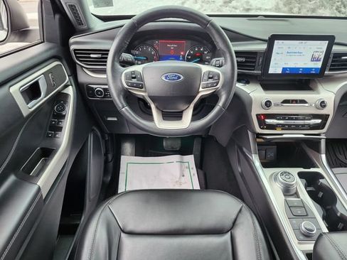 Used 2024 Ford Explorer XLT w/ Equipment Group 202A AWD/4WD image 14