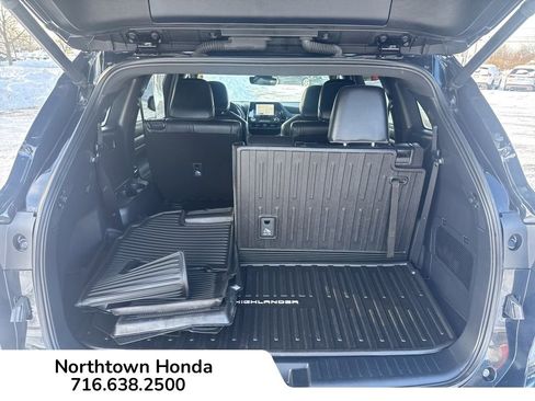 Used 2023 Toyota Highlander L image 18
