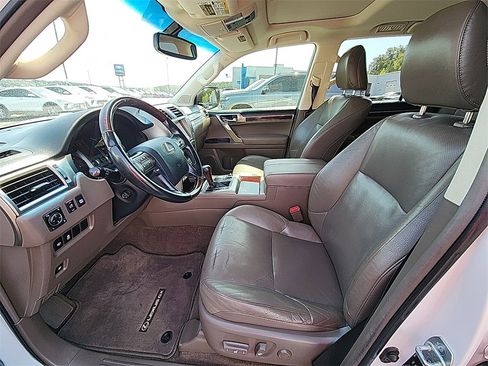 Used 2017 Lexus GX 460 image 15