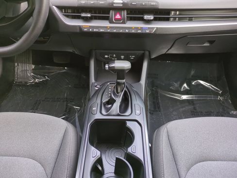 Used 2025 Kia K4 FWD image 18