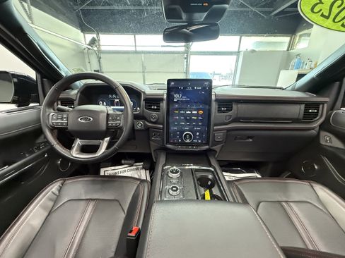 Used 2023 Ford Expedition Max Limited image 11