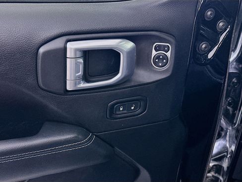 Used 2022 Jeep Wrangler Sahara image 15