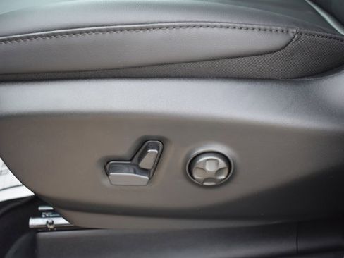 New 2026 Chrysler Pacifica Select image 13