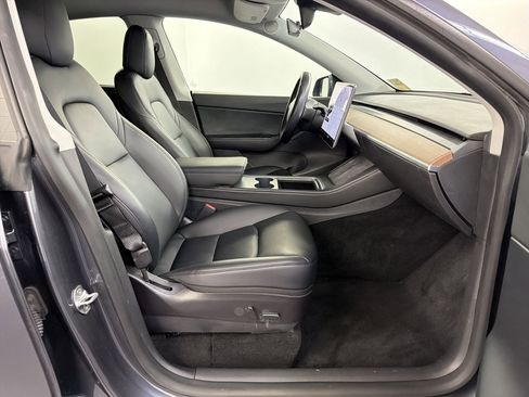 Used 2021 Tesla Model Y Long Range AWD/4WD image 30