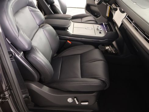 New 2026 Lincoln Navigator Premiere AWD/4WD image 14