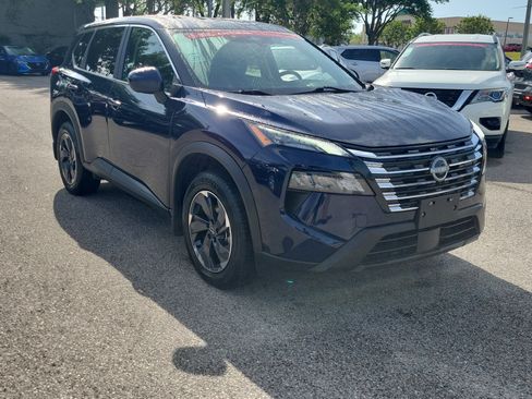 Certified 2024 Nissan Rogue SV FWD image 3