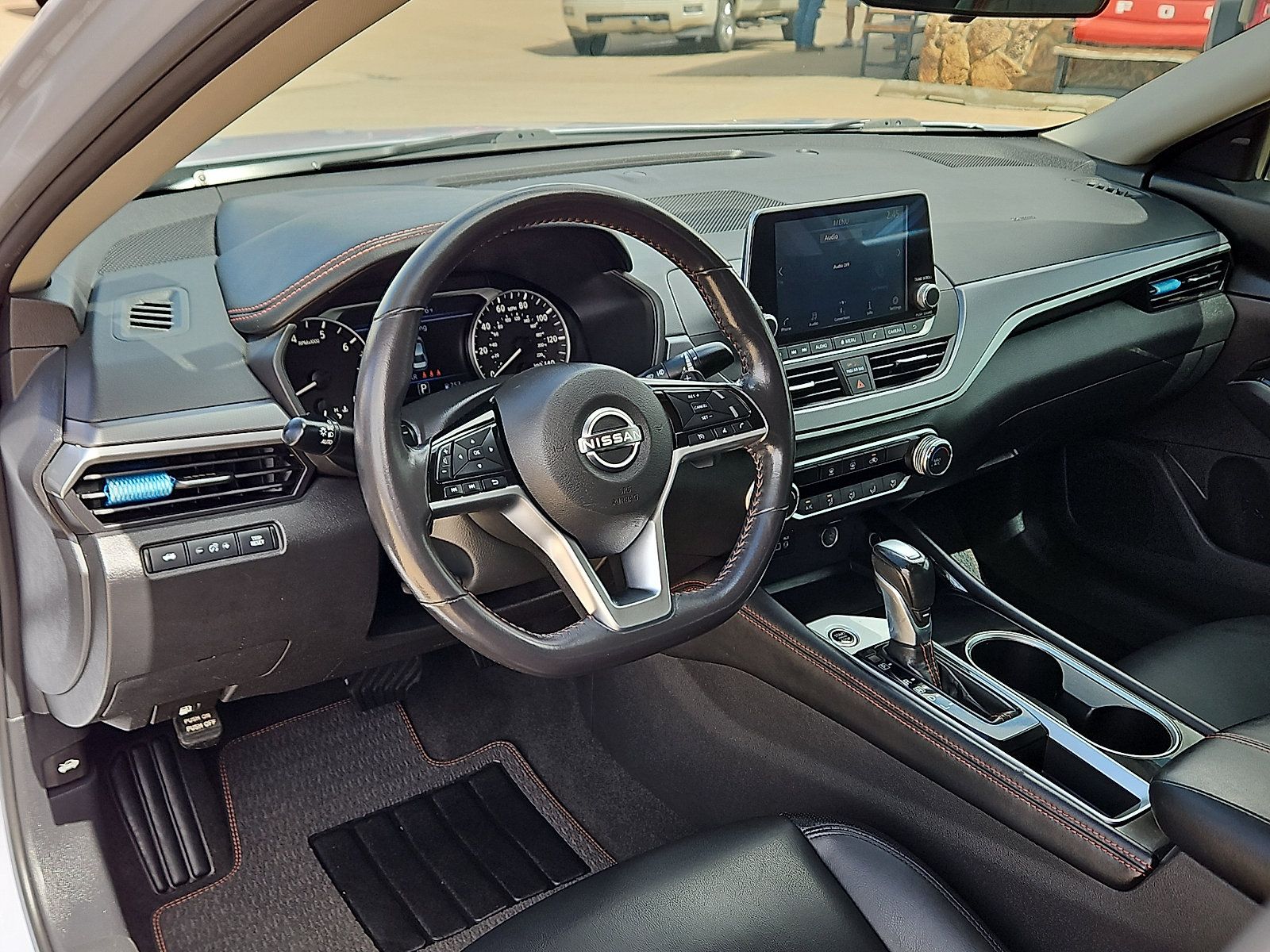 Used 2023 Nissan Altima 2.5 SR FWD image 11