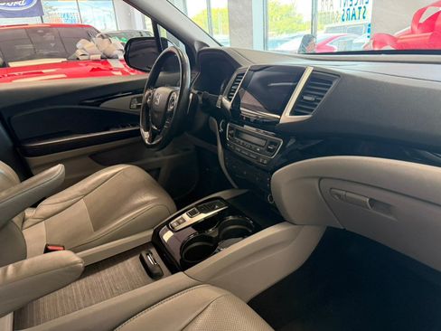 Used 2018 Honda Pilot Elite image 45