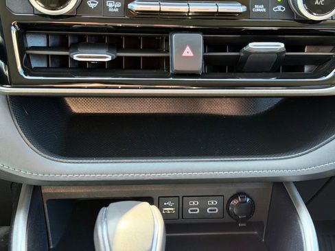 Used 2023 Toyota Highlander LE image 20