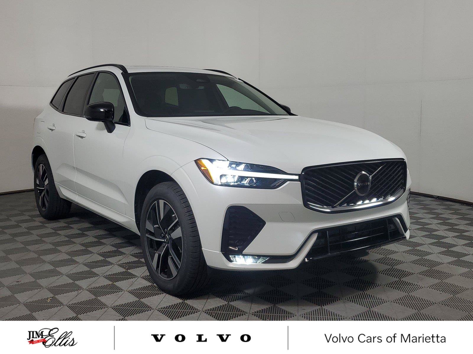 New 2027 Volvo XC60 B5 Core AWD/4WD image 1