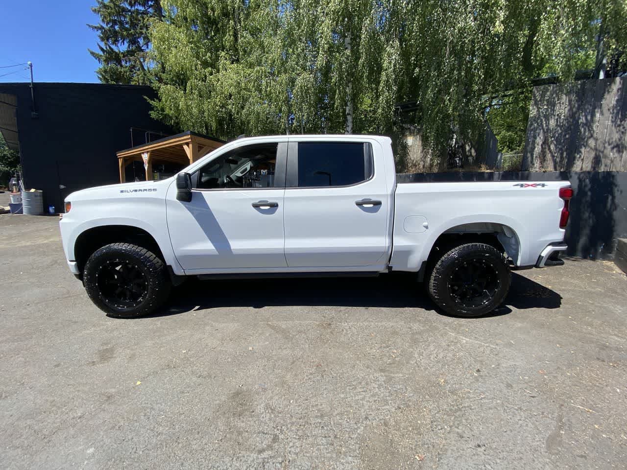 Used 2020 Chevrolet Silverado 1500 Custom w/ Custom Value Package AWD/4WD image 3