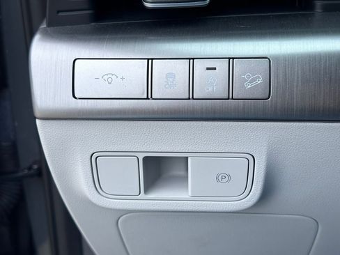 Used 2025 Hyundai Kona SE FWD image 26