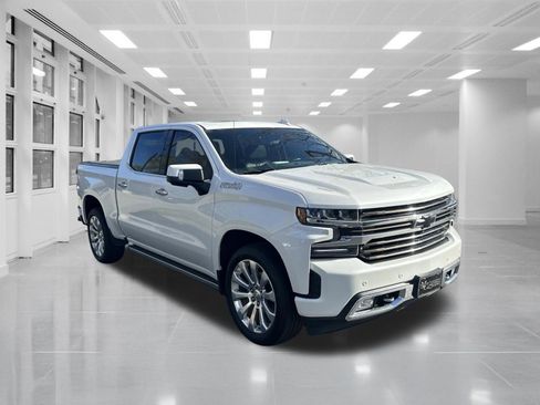 Used 2020 Chevrolet Silverado 1500 High Country w/ Technology Package image 3
