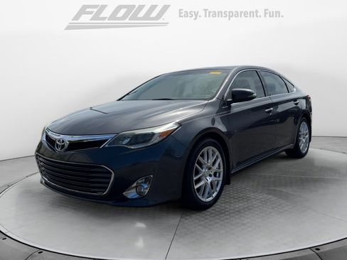 Used 2013 Toyota Avalon Limited image 3