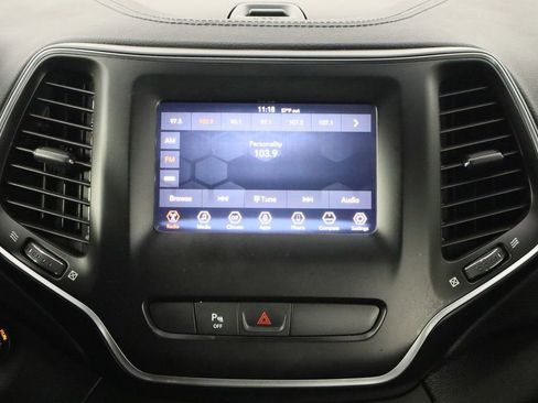 Used 2020 Jeep Cherokee Latitude Plus image 22