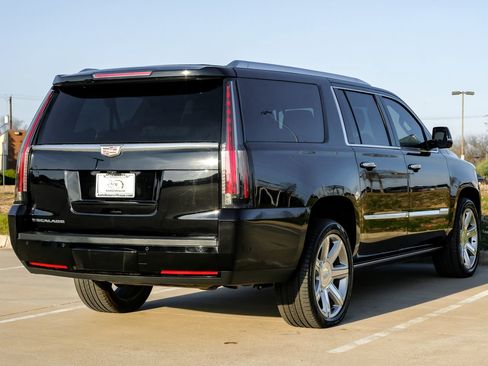 Used 2019 Cadillac Escalade ESV Premium Luxury AWD/4WD image 10