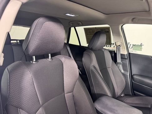 Used 2024 Subaru Outback Premium image 33