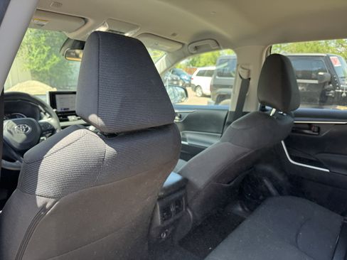 Used 2024 Toyota RAV4 LE AWD/4WD image 23