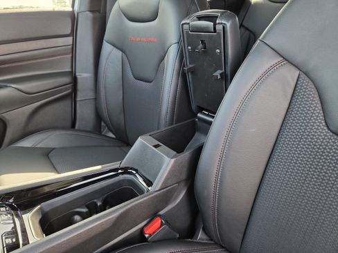 New 2026 Jeep Compass Trailhawk image 32